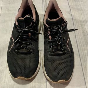 SAUCONY SNEAKERS